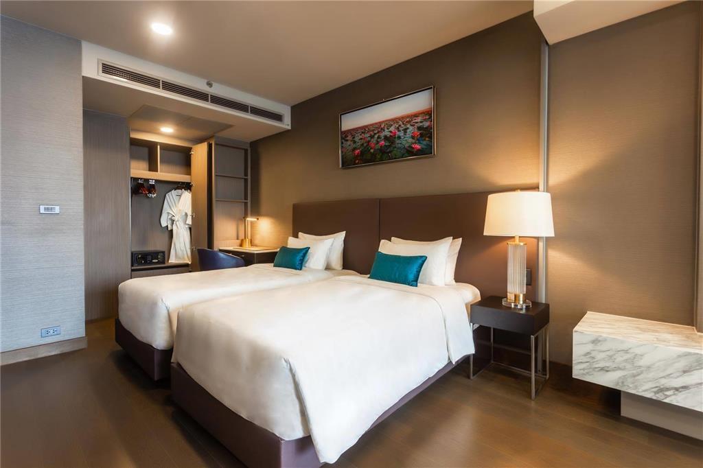 Hotel Wyndham Queen Convention Centre 4*